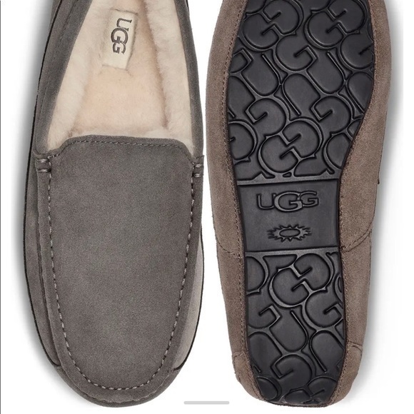 UGG Other - Ascot Leather Slipper
UGG®